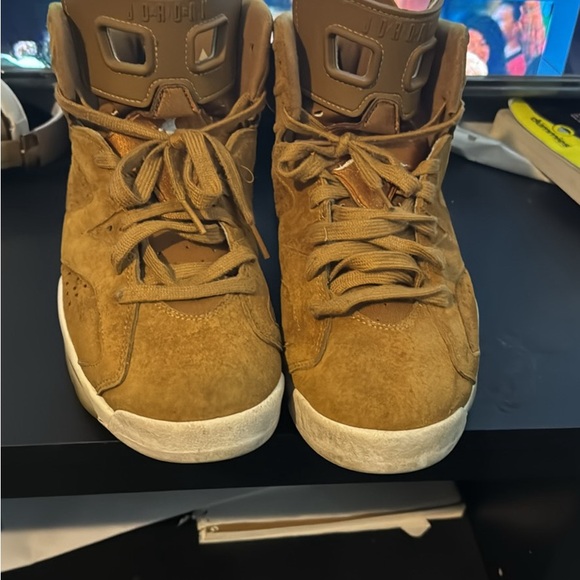 Wheat Jordan 6's - Picture 6 of 6